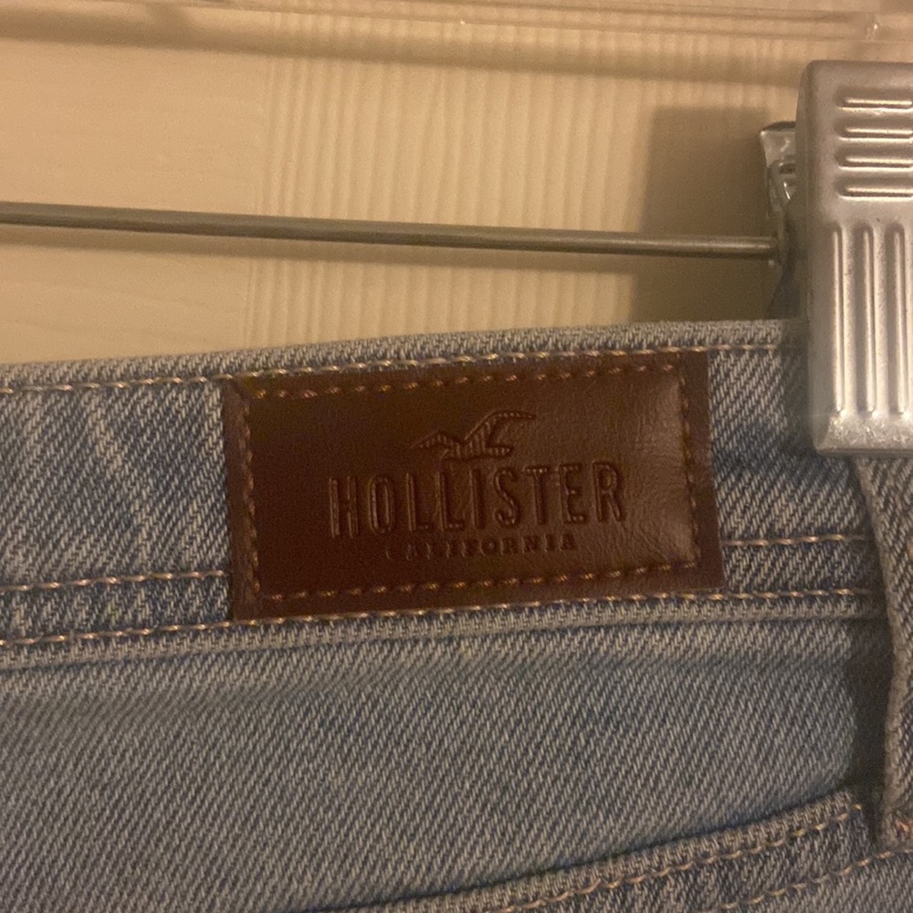 Hollister Ultra High Rise Mom Shorts - Picture 4 of 7